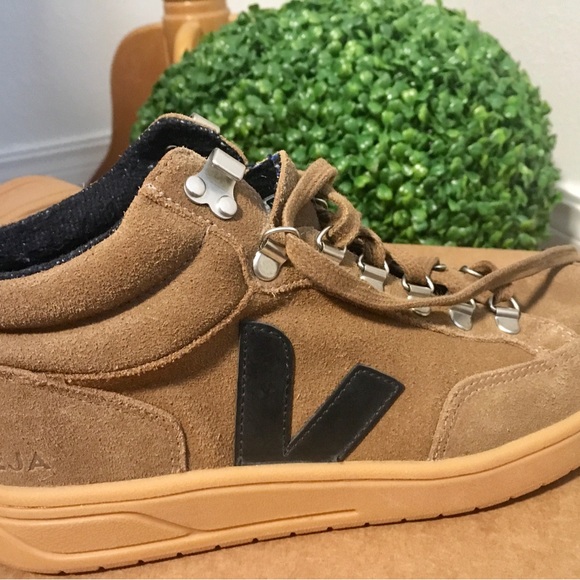 Men’s Veja shoes - Picture 7 of 11
